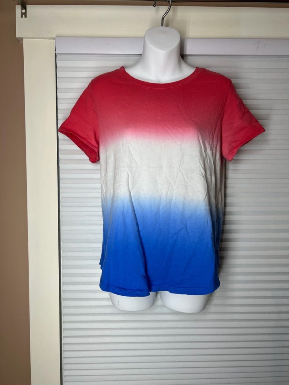 Old Navy Red White Blue Ombre Crewneck Short Sleeve Tee